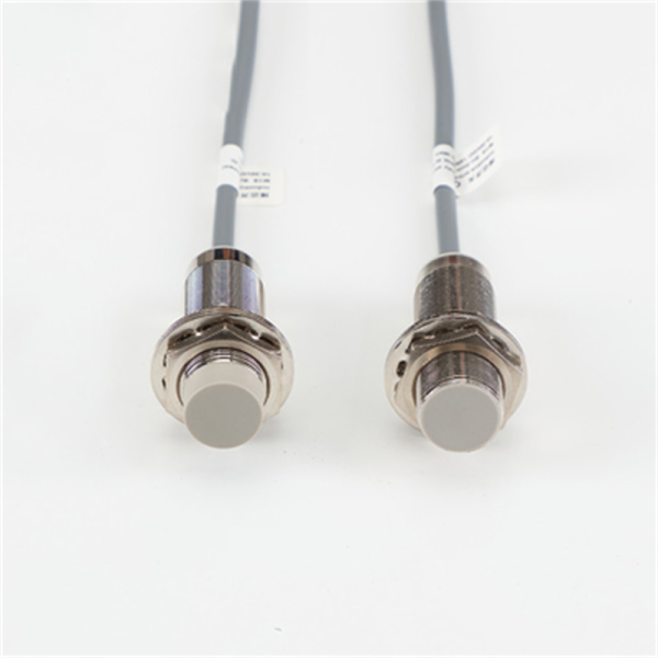 DC 3 Wire Metal Cylindrical M18 Inductive Proximity Sensor For Metal Detection