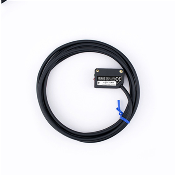 DC 3 Wire Photoelectric Proximity Switch Q31 Size Diffuse Square With 2M Cable