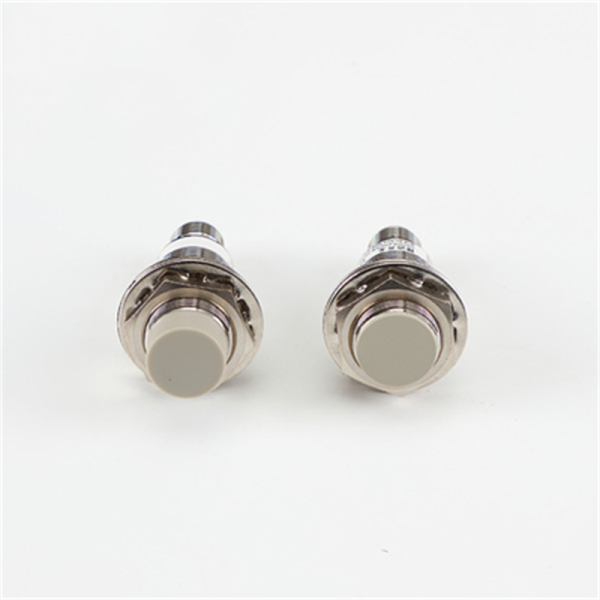 Metal Tube Cylindrical Inductive Proximity Sensor 10-30VDC DC 3 Wire M18 Shorter Body With M12 4 Pin Plug