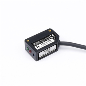 Q31 Diffuse Proximity Sensor Square Photoelectric Max 300mm Distance Adjustable