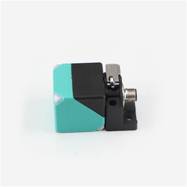 Q40 Rectangular Inductive Proximity Sensor DC 360 Degree Plastic Short Body For Position Detector